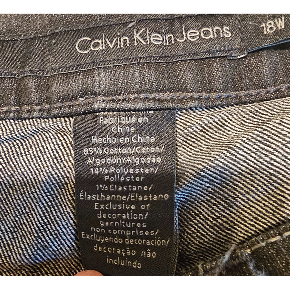 Calvin Klein Jeans Women’s Plus 18W x 33 Dark Wash Straight Leg Denim Stretch - Picture 3 of 11